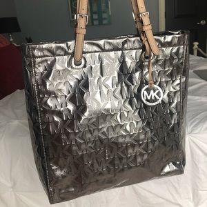 michael kors shiny purse